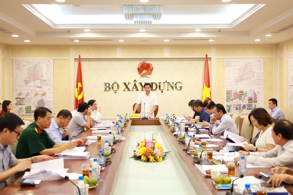 Thứ trưởng Bộ Xây dựng Nguyễn Tường Văn phát biểu tại hội nghị - Ảnh: Bộ Xây dựng.