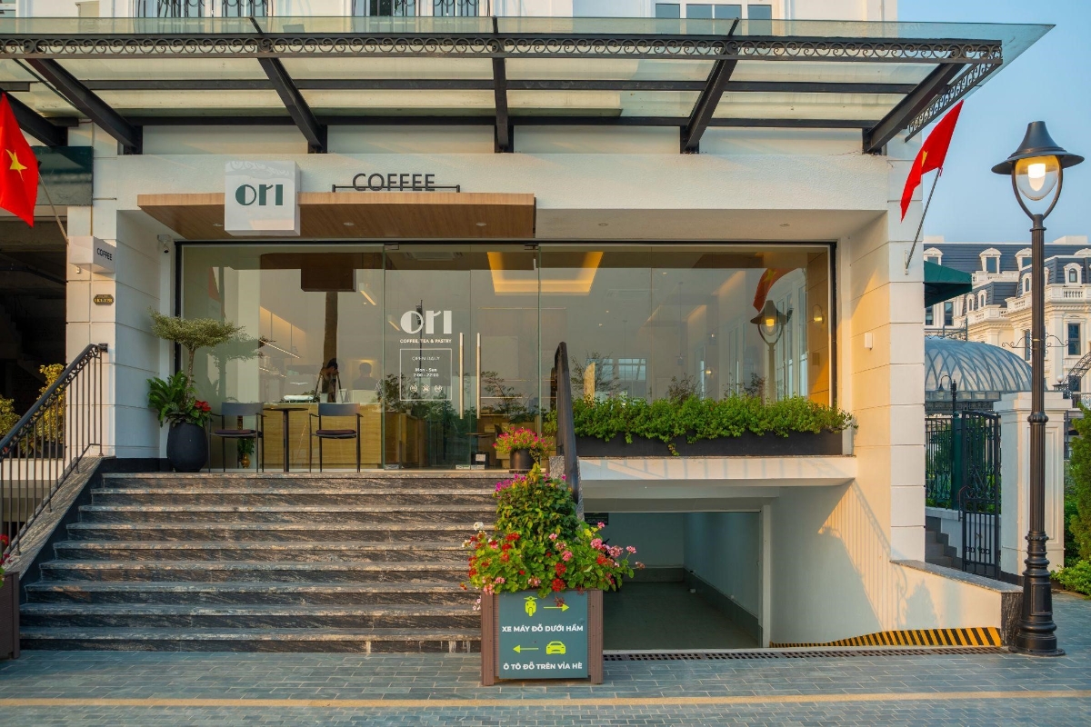 Shophouse Avenue Garden với mặt tiền rộng, thiết kế không cột và hầm riêng biệt.