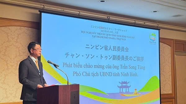 Ông Trần Song Tùng, Phó Chủ tịch Thường trực UBND tỉnh Ninh Bình phát biểu khai mạc.