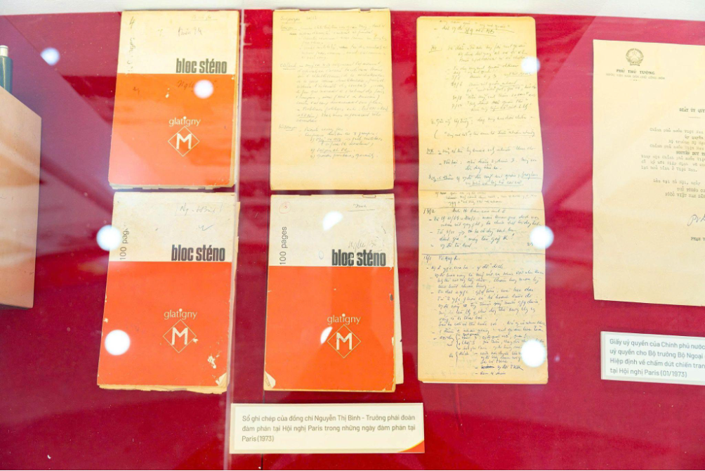5 notebooks belonging to Madame Nguyen Thi Binh, Head of the Vietnamese delegation to the Paris Peace Accords from 1968 to 1973.