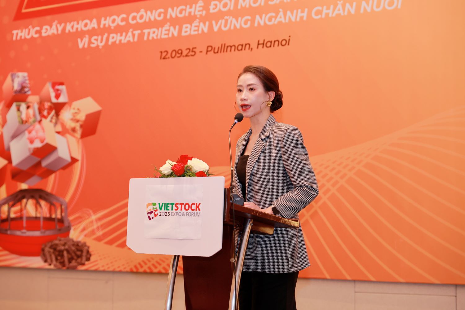 Bà Nguyễn Phương Thảo: "Vietstock đã trở thành nền tảng tin cậy giúp doanh nghiệp và chuyên gia kết nối, trao đổi công nghệ, thúc đẩy hợp tác phát triển bền vững".