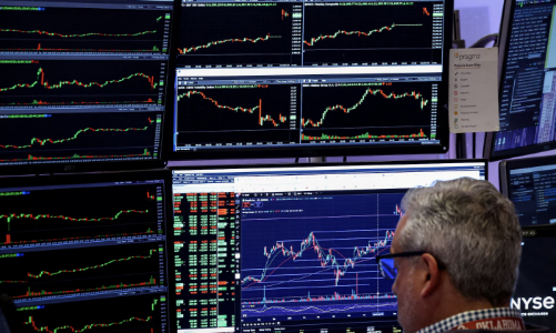 Chứng khoán Mỹ xanh rực sau báo cáo lạm phát, giá dầu giảm vì mối lo thừa cung