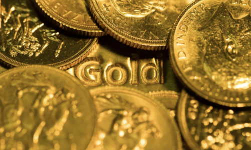 Vàng tụt giá dù Fed rộng cửa hạ lãi suất, SPDR Gold Trust bán ròng