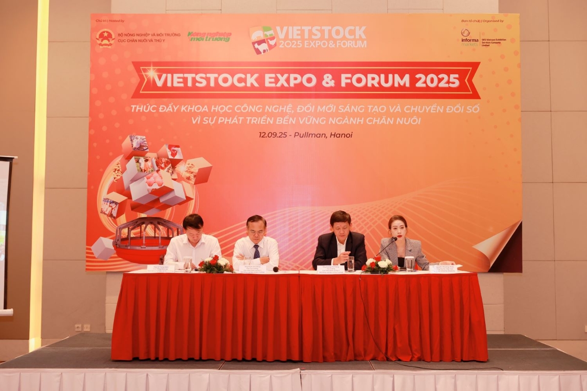 Đại diện lãnh đạo Cục Chăn nuôi và Thú y chia sẻ thông tin về Vietstock 2025.