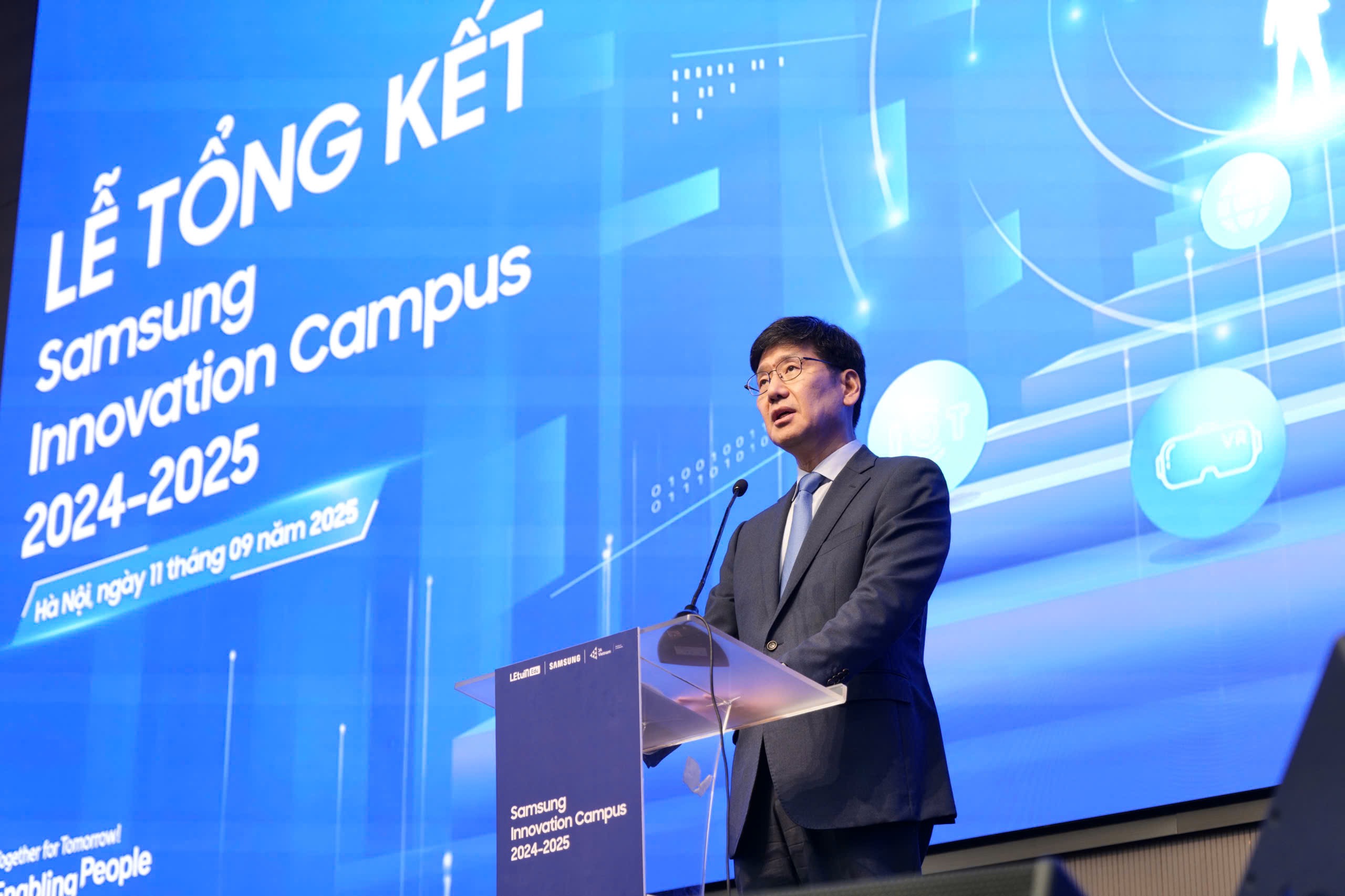 Ông Na Ki Hong, Tổng Giám đốc Samsung Việt Nam mong muốn các em học sinh nắm bắt trọn vẹn cơ hội hôm nay và tiên phong dẫn dắt tương lai.