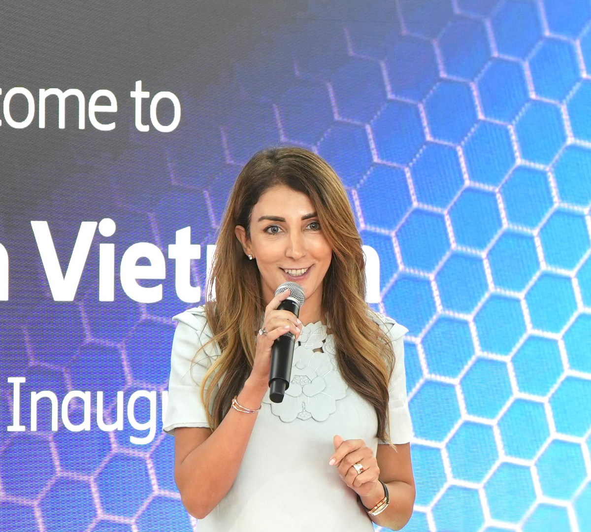 Bà Rita Mokbel, Chủ tịch Ericsson Việt Nam, phát biểu tại buổi lễ.