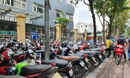 Hà Nội xử lý nghiêm, dứt điểm các điểm, bãi trông giữ xe tự phát, không phép