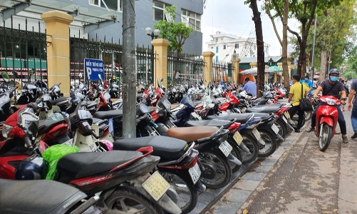 Hà Nội xử lý nghiêm, dứt điểm các điểm, bãi trông giữ xe tự phát, không phép
