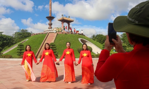 Quảng Trị thu hơn 8.000 tỷ đồng trong 8 tháng từ du lịch