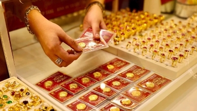 Domestic gold prices drop for third consecutive day