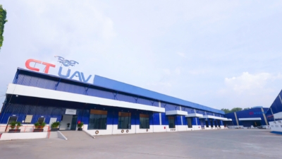 CT UAV unveils awe-inspiring, self-evolving composite molding plant