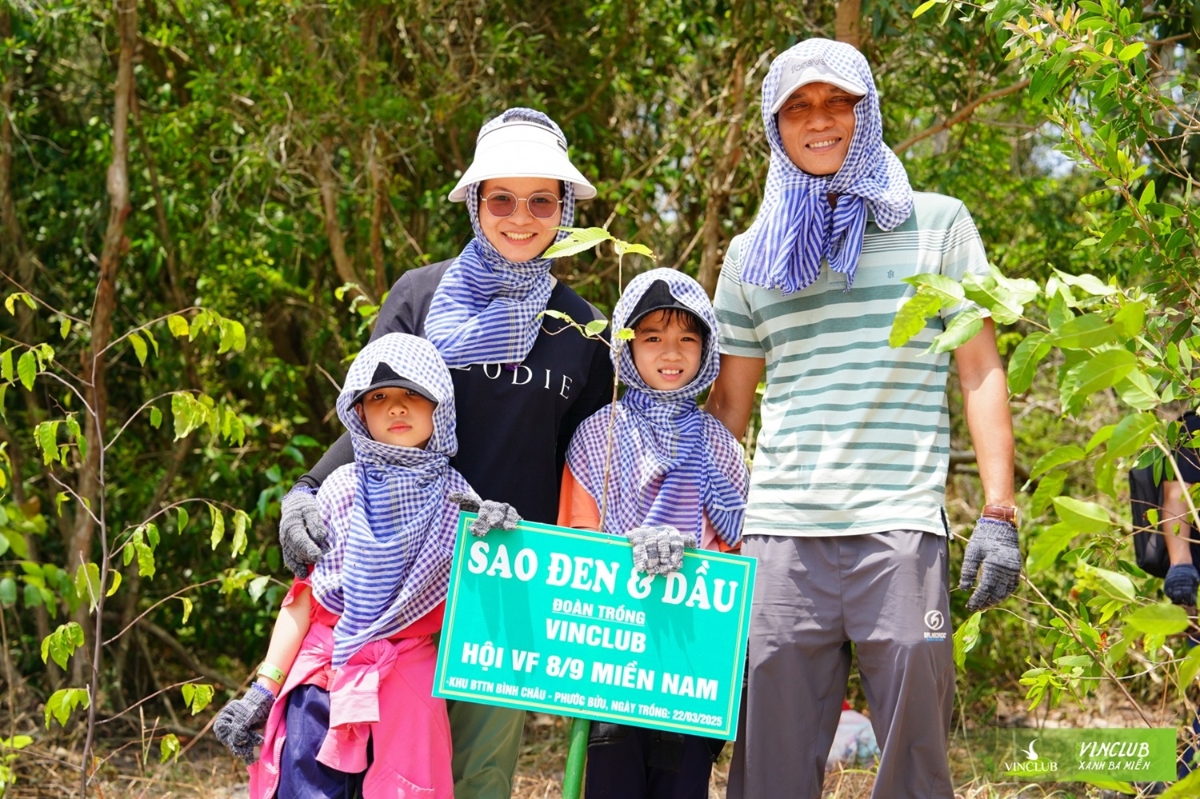 Hưởng ứng chiến dịch “Cùng hành động vì bầu trời xanh”, VinClub tổ chức sự kiện trồng cây ở ba miền và các thử thách sống xanh để lan tỏa trên mạng xã hội.