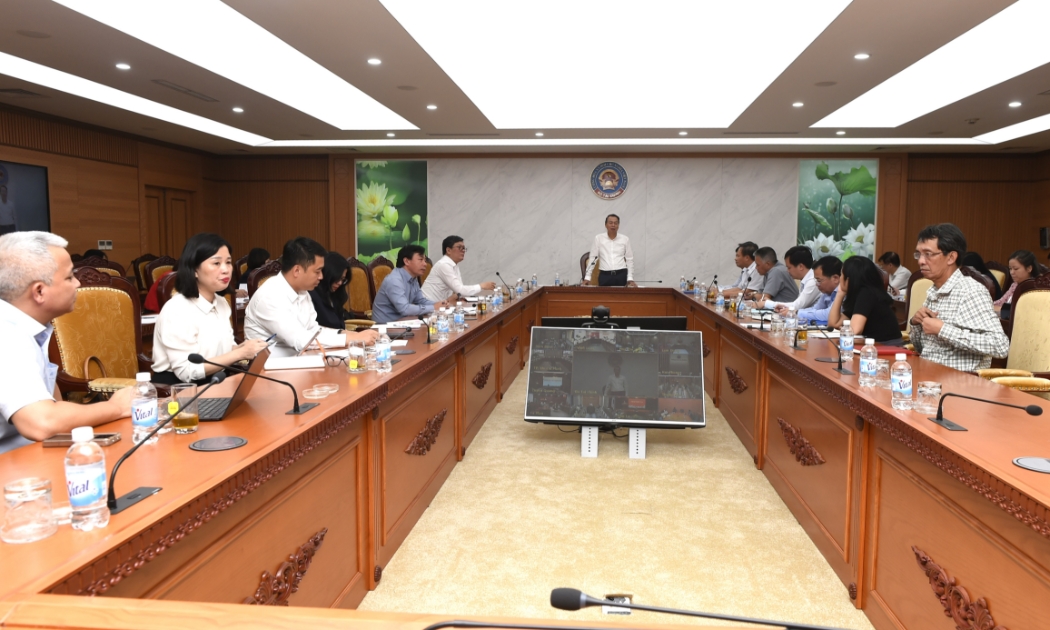 Thứ trưởng Bộ Tài chính Nguyễn Đức Chi chủ trì hội nghị trực tuyến. (Ảnh: Bộ Tài chính)