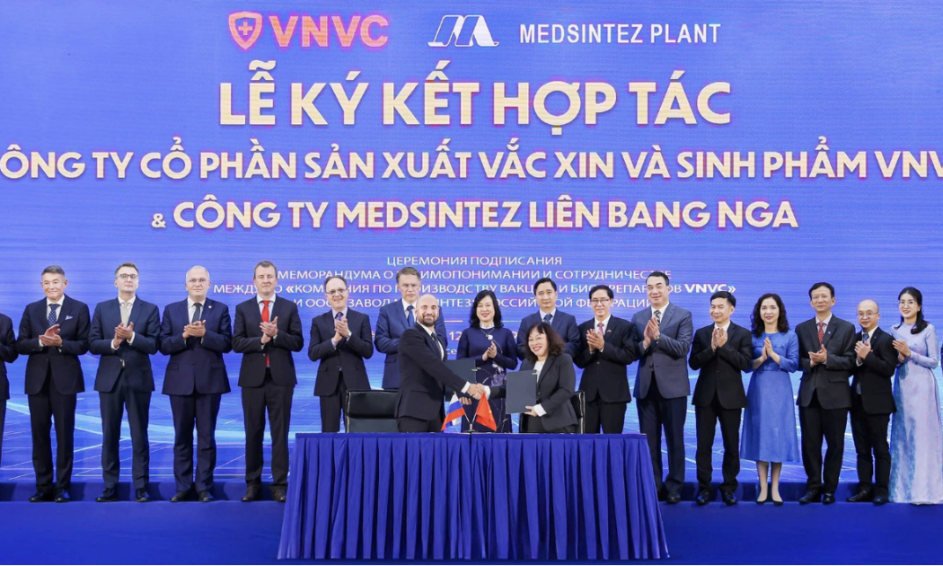 Nhà máy Vaccine và sinh phẩm VNVC và Công ty dược phẩm Medsintez (Liên bang Nga) ký kết hợp tác
