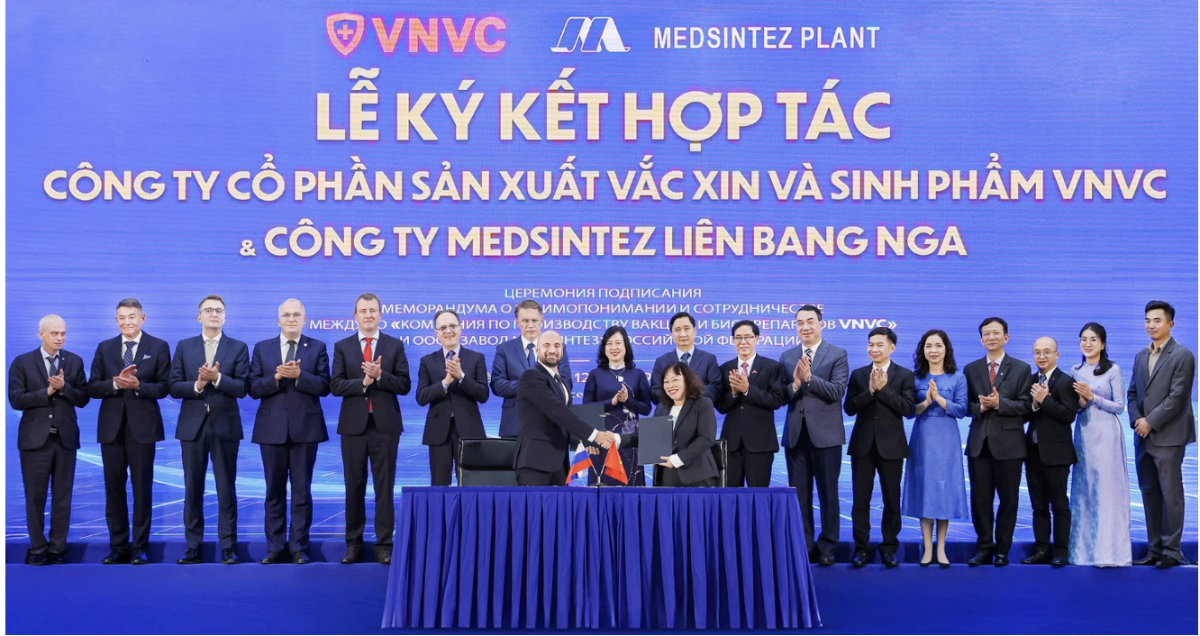 Nhà máy Vaccine và sinh phẩm VNVC và Công ty dược phẩm Medsintez (Liên bang Nga) ký kết hợp tác