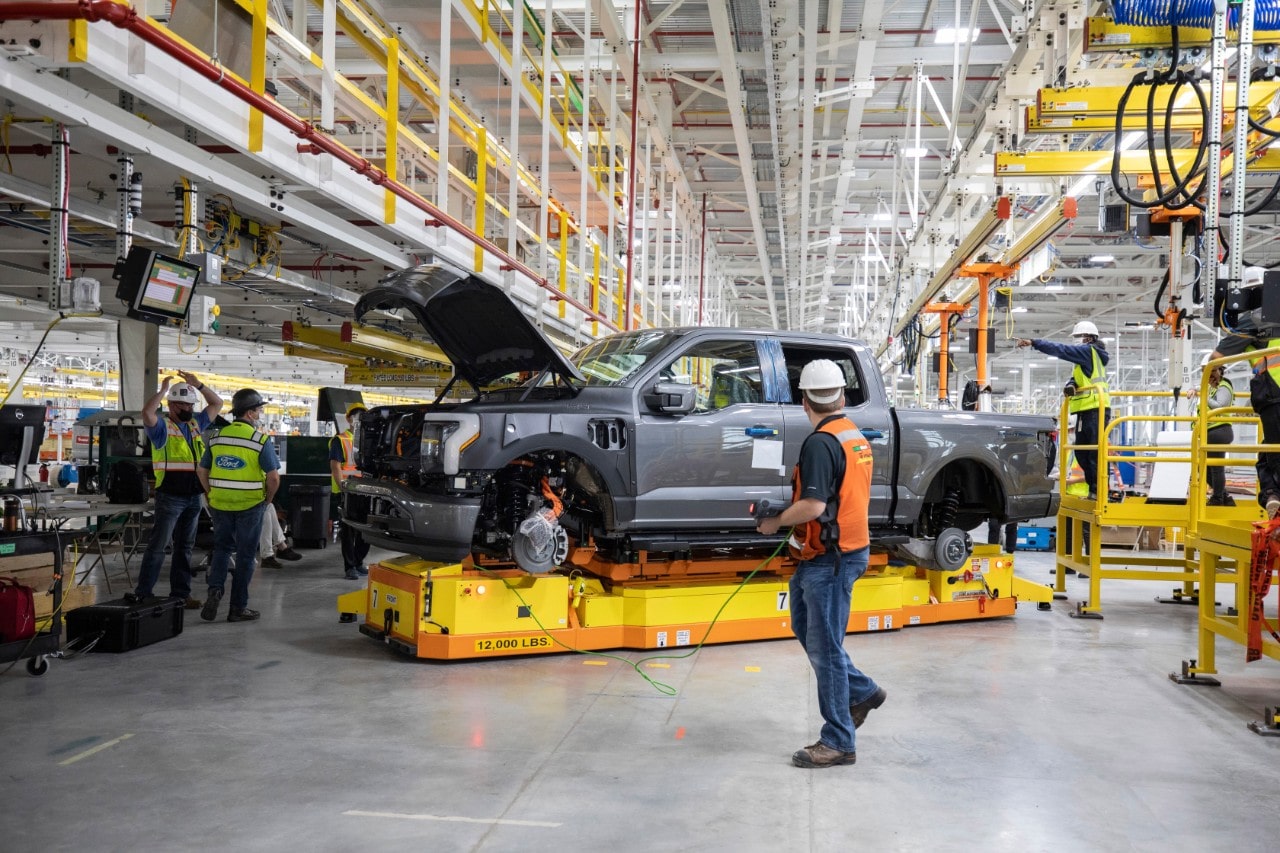<i>Tranh chấp xoay quanh khoản đầu tư 3 tỷ USD của Ford vào miền Nam-Trung Michigan để xây dựng một nhà máy pin mới. Nhà máy ở Marshall đã gây tranh cãi vì Ford đã đồng ý cấp phép công nghệ từ công ty sản xuất pin khổng lồ của Trung Quốc, Contemporary Amperex Technology Co. Ltd., hay CATL, để sản xuất tại cơ sở này.</i>
