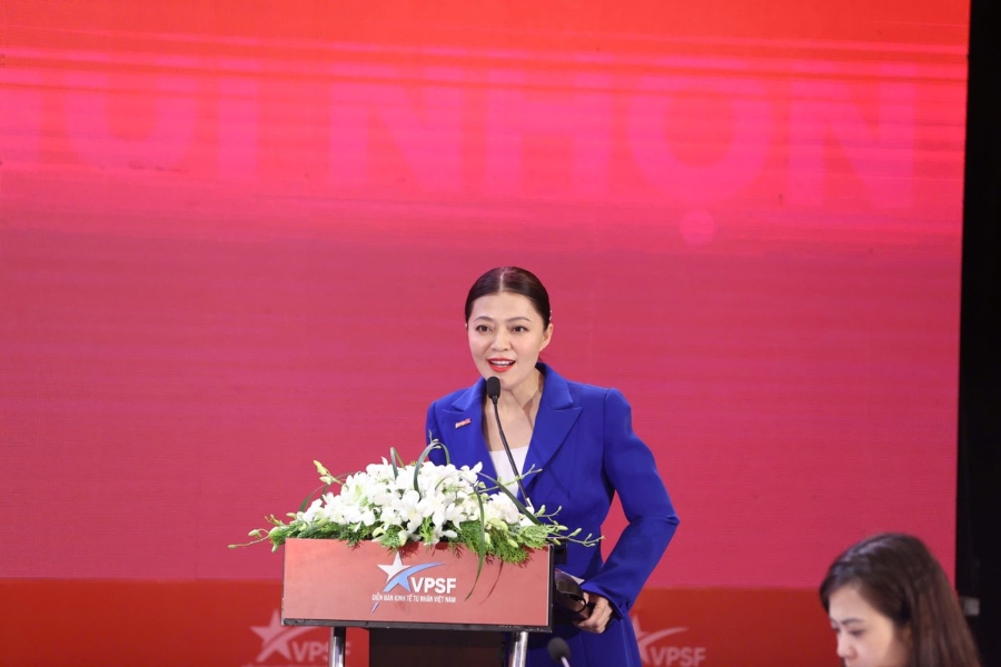 Bà Trương Lý Hoàng Phi phân tích những điểm nghẽn cần được tháo gỡ để thúc đẩy phát triển khoa học công nghệ - Ảnh: Lam Phong. 