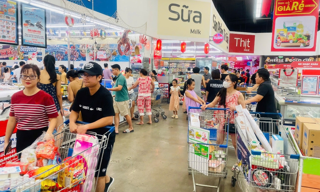 Hàng Việt không chỉ nâng cao chất lượng mà còn phải xây dựng thương hiệu đủ sức cạnh tranh ngay trên sân nhà.