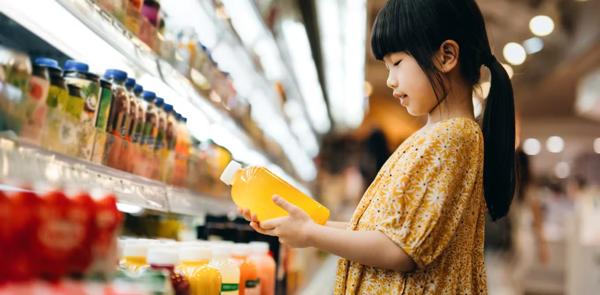 "Ăn vội, ăn nhanh, ăn đêm hoặc ăn lệch" đang góp phần dẫn đến tình trạng thừa cân ở trẻ em.