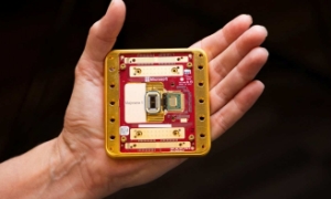 Máy tính lượng tử khai thác các hiện tượng vật lý ở cấp độ hạ nguyên tử để thực hiện những chức năng vượt xa năng lực của máy tính hiện tại