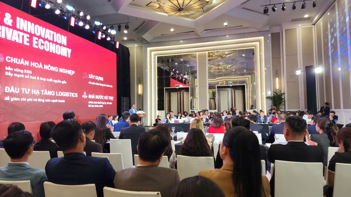 Toàn cảnh phiên chuyên đề "Khoa học công nghệ - Đổi mới sáng tạo - Sức bật để vươn mình" của Diễn đàn Kinh tế tư nhân Việt Nam 2025.