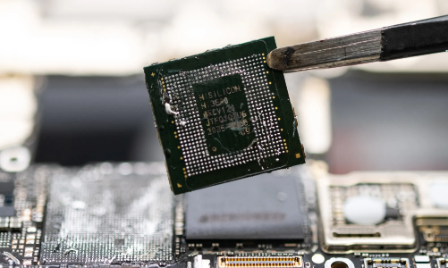 Trước thềm đàm phán thương mại, Trung Quốc điều tra chip Mỹ