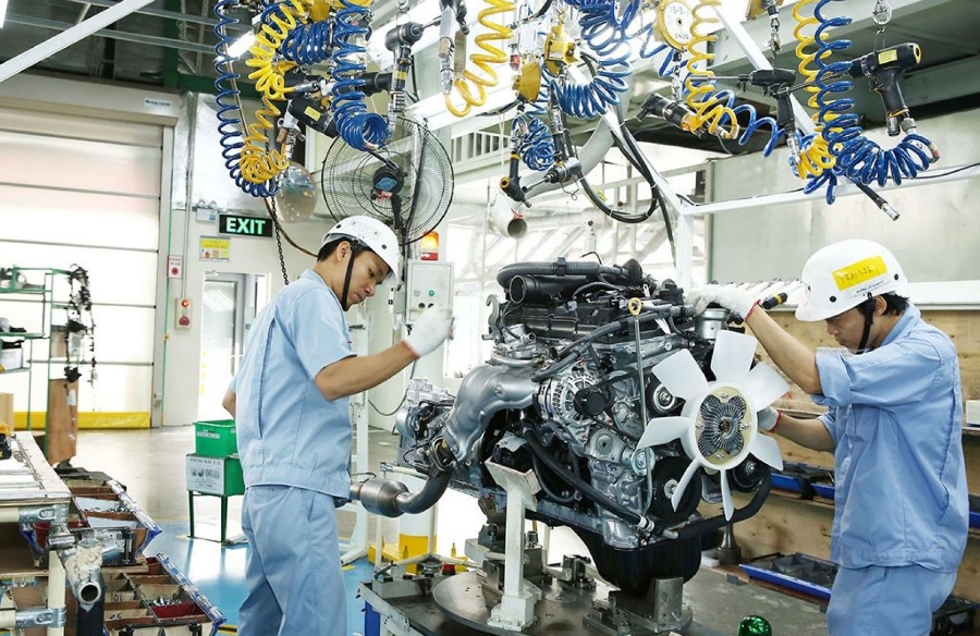 Việt Nam thiếu nguồn nguyên liệu cho phát triển công nghiệp.