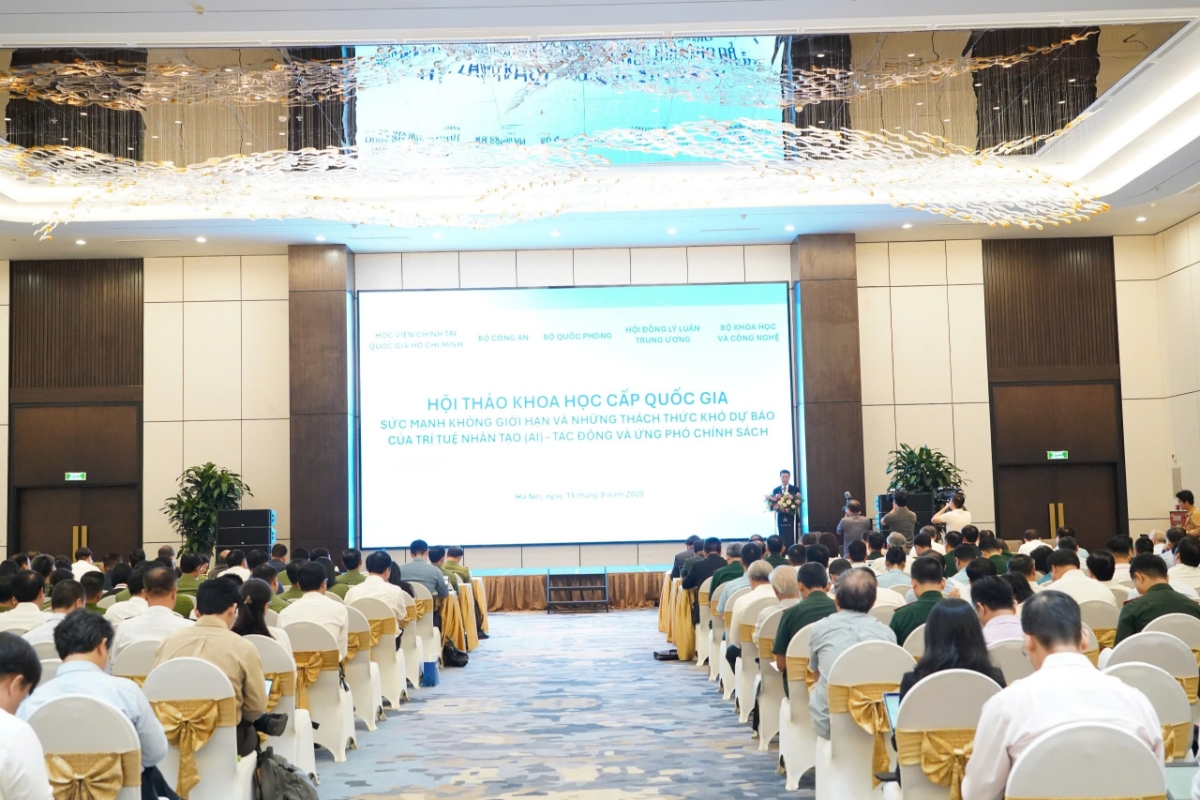 Hội thảo khoa học: “Sức mạnh không giới hạn và những thách thức khó dự báo của trí tuệ nhân tạo (AI)-Tác động và ứng phó chính sách” do Học viện Chính trị quốc gia Hồ Chí Minh phối hợp với Bộ Công An, Bộ Quốc phòng, Hội đồng lý luận Trung ương và Bộ Khoa học và Công nghệ tổ chức là dịp để cùng nhau nhìn nhận về tầm quan trọng và tác động của AI đối với tất cả các lĩnh vực kinh tế - xã hội, quốc phòng, an ninh.