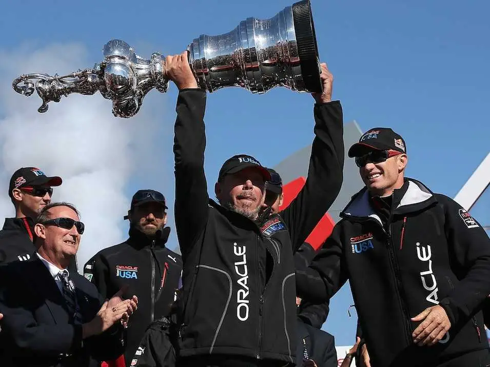 Ông Larry Ellison và đội đua thuyền buồm&nbsp;Oracle Team USA giành chức vô địch vào năm 2013 - Ảnh: Getty.