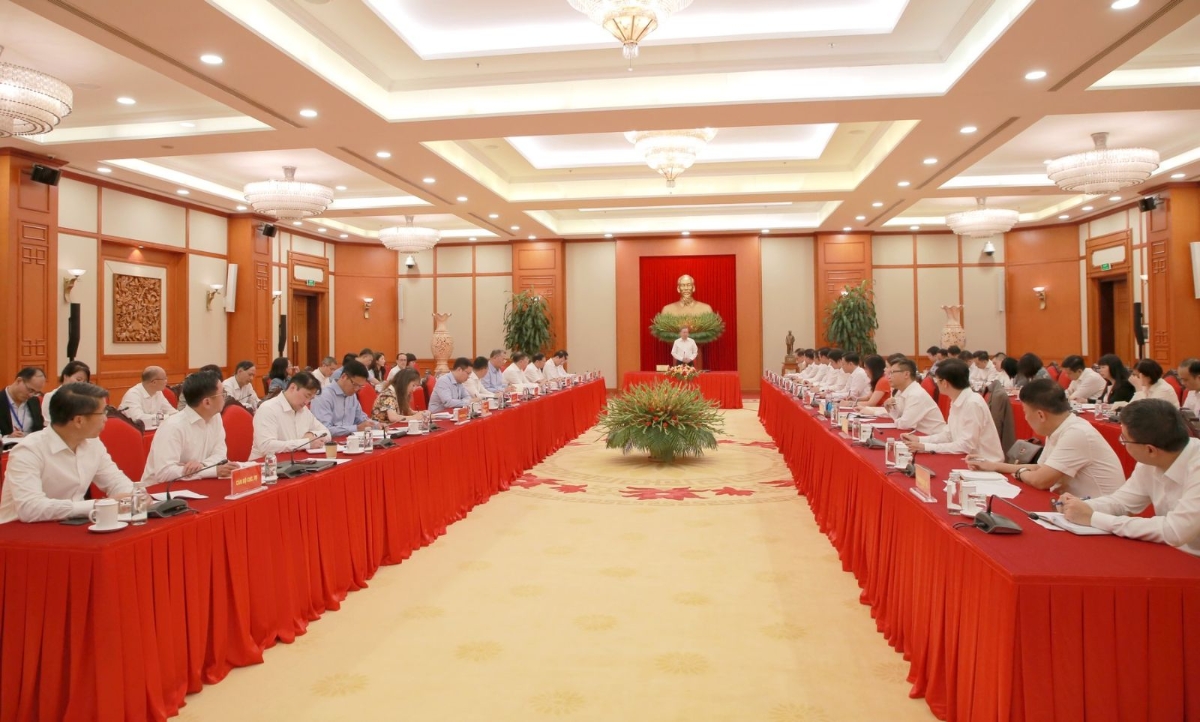 Toàn cảnh buổi làm việc.