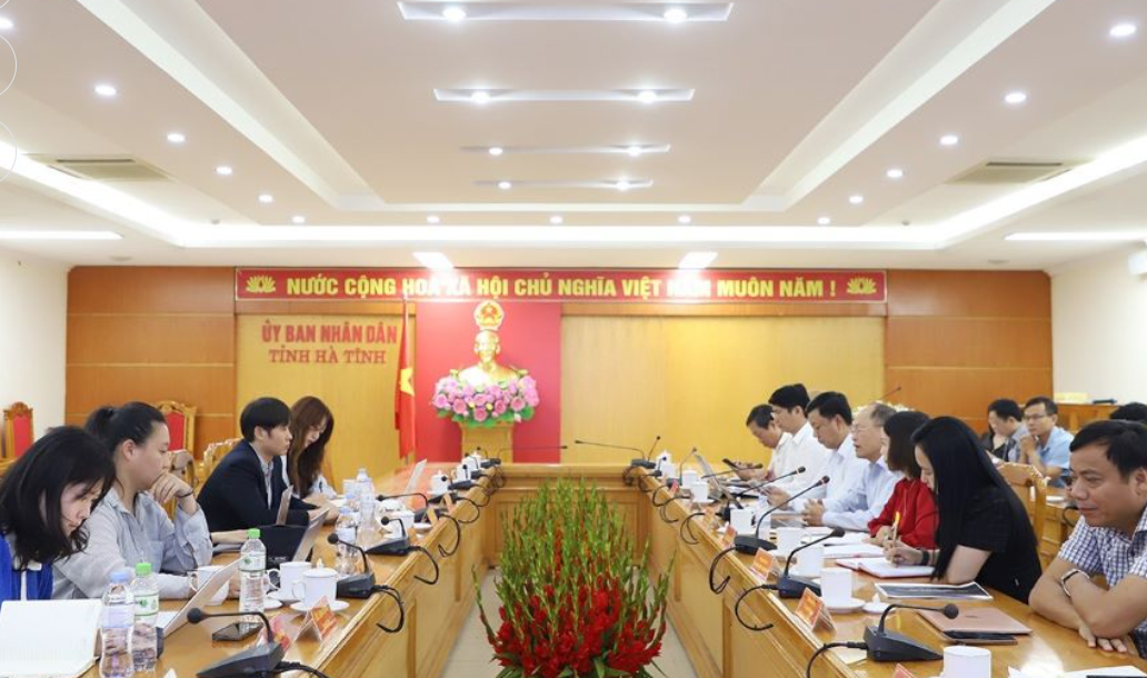 Toàn cảnh buổi làm việc.