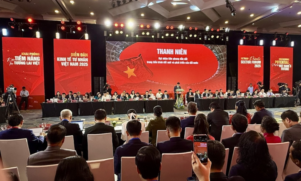 Phiên đối thoại Cấp cao Diễn đàn Kinh tế tư nhân Việt Nam 2025 (VPSF 2025) với chủ đề “Khai phóng tiềm năng - Kiến tạo tương lai Việt” diễn ra vào ngày 16/9 tại Hà Nội. (Ảnh. Chí Cường)