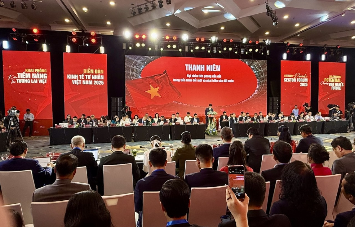 Phiên đối thoại Cấp cao Diễn đàn Kinh tế tư nhân Việt Nam 2025 (VPSF 2025) với chủ đề “Khai phóng tiềm năng - Kiến tạo tương lai Việt” diễn ra vào ngày 16/9 tại Hà Nội. (Ảnh. Chí Cường)