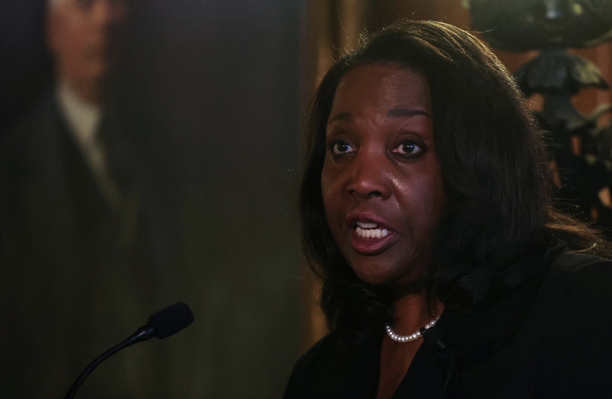 Thống đốc Fed Lisa Cook - Ảnh: Reuters.