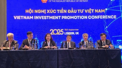 Vietnam investment promotion conference held in London (UK)