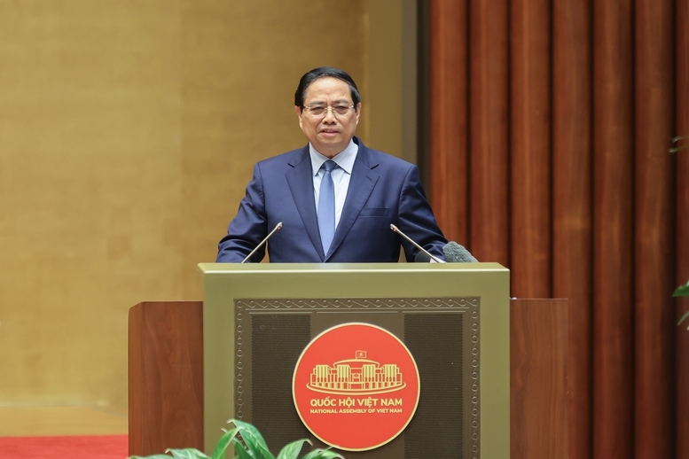 Thủ tướng Phạm Minh Chính trình bày chuyên đề 1 về những nội dung trọng tâm, cốt lõi của Nghị quyết số 71-NQ/TW, ngày 22/8/2025 của Bộ Chính trị về đột phá phát triển giáo dục và đào tạo và Chương trình hành động của Chính phủ thực hiện Nghị quyết . Ảnh: VGP