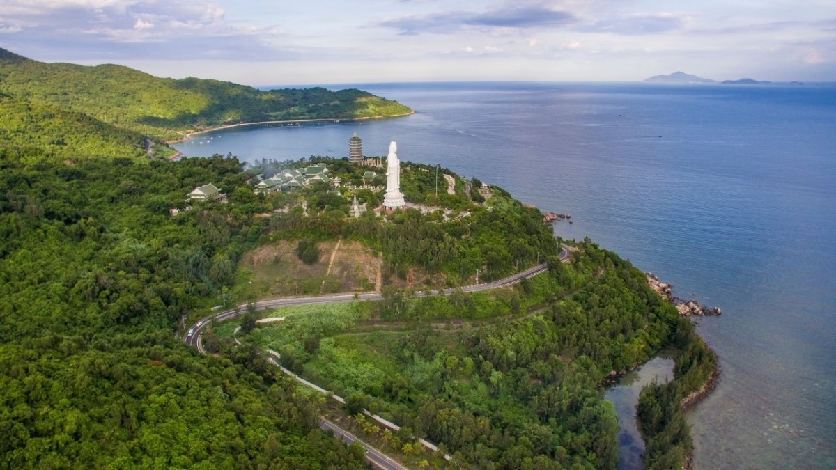 Cơ quan chức năng có thể tạm dừng hoạt động bán đảo Sơn Trà nếu có cảnh báo thời tiết xấu.