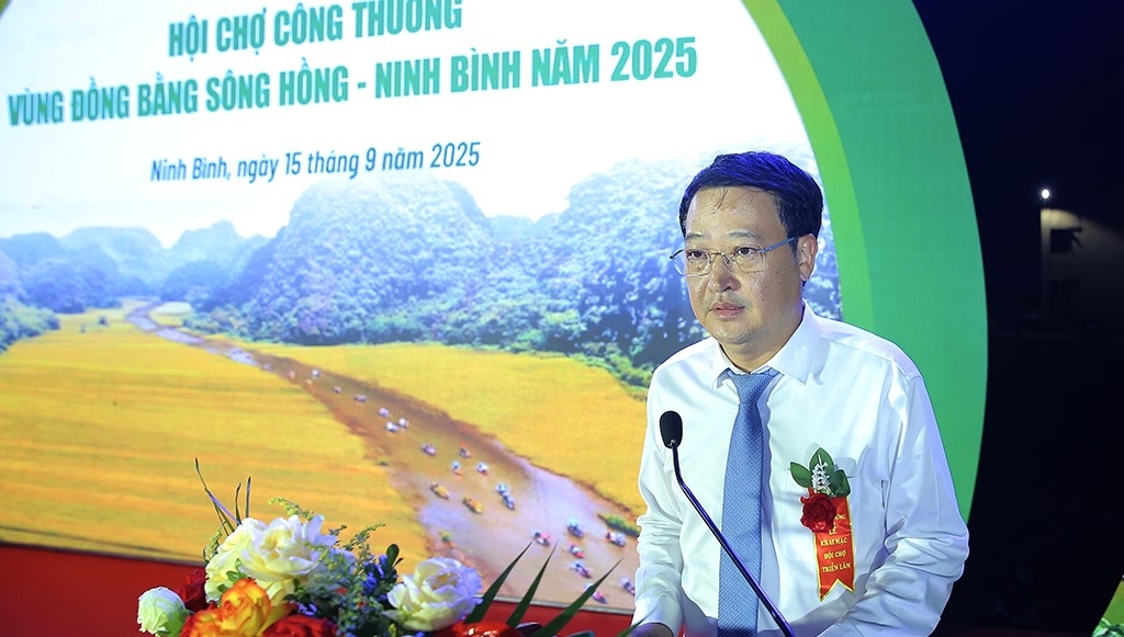 Lãnh đạo Cục Xúc tiến Thương mại, Bộ Công Thương phát biểu tại khai mạc Hội chợ. Ảnh: Anh Tuấn