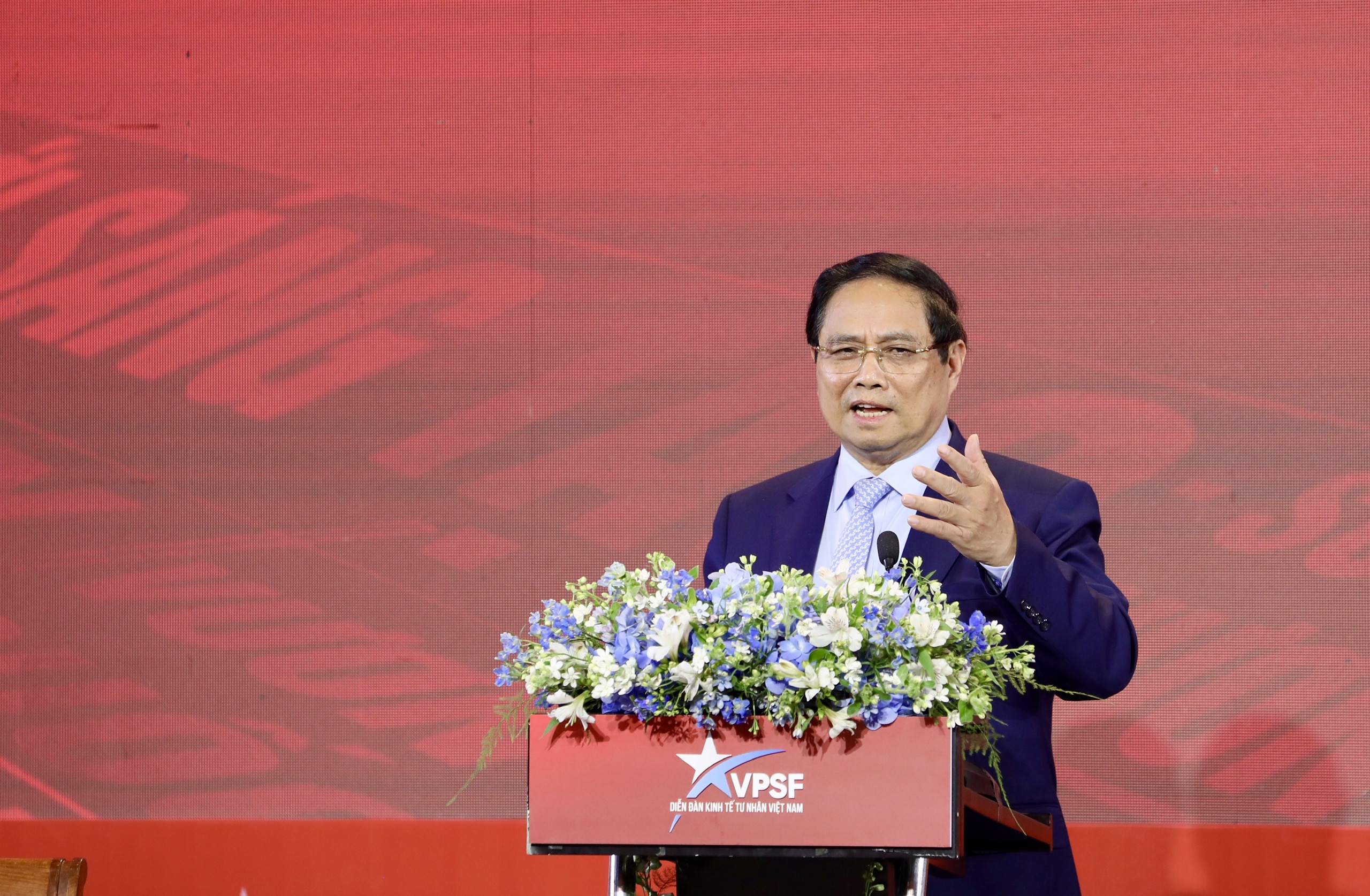 Thủ tướng Chính phủ Phạm Minh Chính phát biểu chỉ đạo tại Diễn đàn Kinh tế tư nhân Việt Nam. Ảnh: Việt Dũng