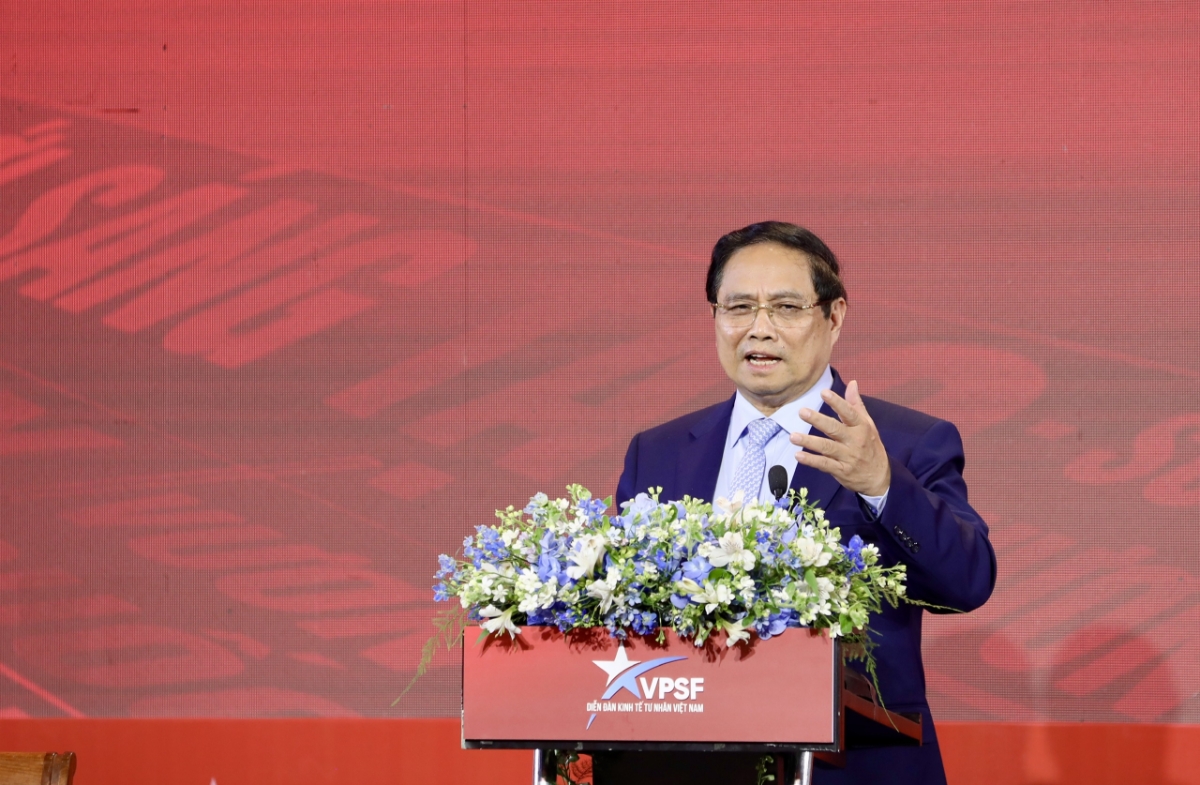 Thủ tướng Chính phủ Phạm Minh Chính phát biểu chỉ đạo tại Diễn đàn Kinh tế tư nhân Việt Nam. Ảnh: Việt Dũng