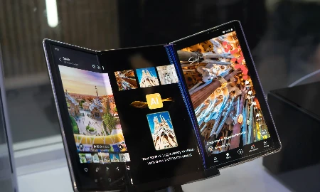 Smartphone gập ba,
