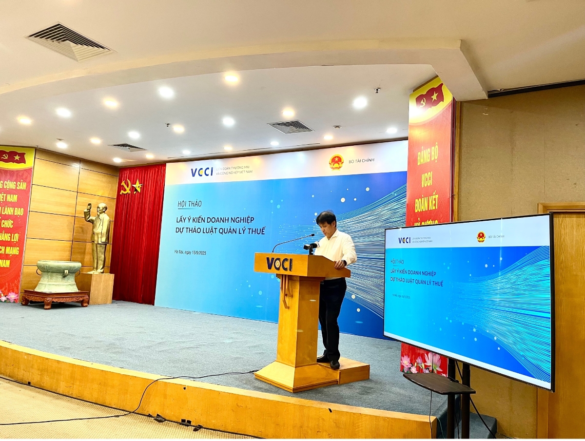 Ông Đặng Ngọc Minh, Phó Cục trưởng Cục Thuế phát biểu tại hội thảo