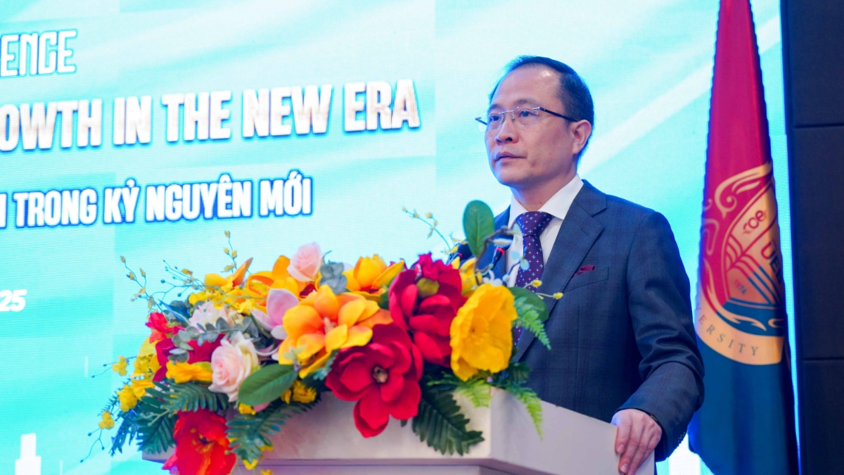 PGS.TS. Lê Trung Thành, Hiệu trưởng Trường Đại học Kinh tế, Đại học Quốc gia Hà Nội, nhấn mạnh nền kinh tế Việt Nam cần tự kiến tạo hệ động lực riêng.