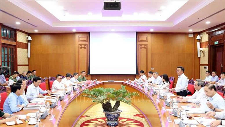 Phiên họp thứ tư Tiểu ban Tổ chức phục vụ Đại hội đại biểu toàn quốc lần thứ XIV của Đảng dưới sự chủ trì của đồng chí Trần Cẩm Tú, Uỷ viên Bộ Chính trị, Thường trực Ban Bí thư, Trưởng Tiểu ban. Ảnh: TTXVN