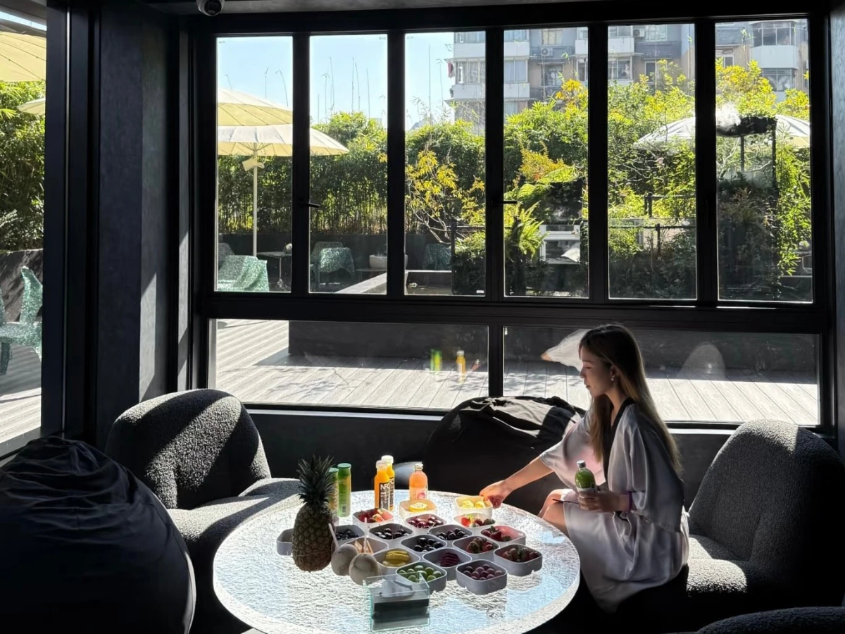 Nhà tắm hơi tại Trung Quốc đang ngày càng trở nên sang trọng, thu hút các khách hàng trẻ trung, hiện đại.