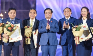 Vingroup ghi dấu ấn tại Triển lãm Thành tựu đất nước với giải thưởng 