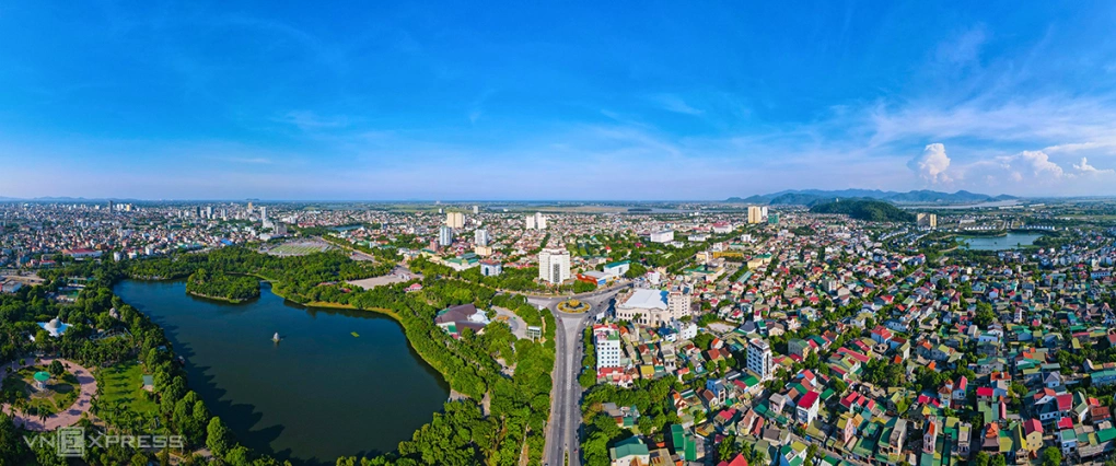 Trung tâm thành phố Vinh, tháng 4/2025. Ảnh: Đức Hùng.