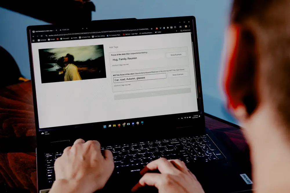 Sự trồi sụt của nghề huấn luyện AI phụ thuộc lớn vào dòng đầu tư vào AI của các công ty công nghệ hàng đầu thế giới. Ảnh: Business Insider