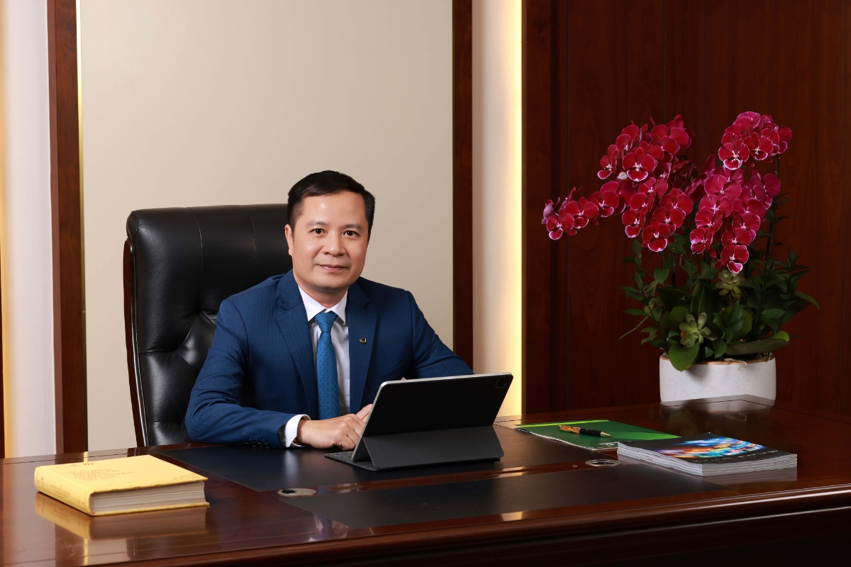 Ông Lê Hoàng Tùng, Phó Tổng Giám đốc Vietcombank