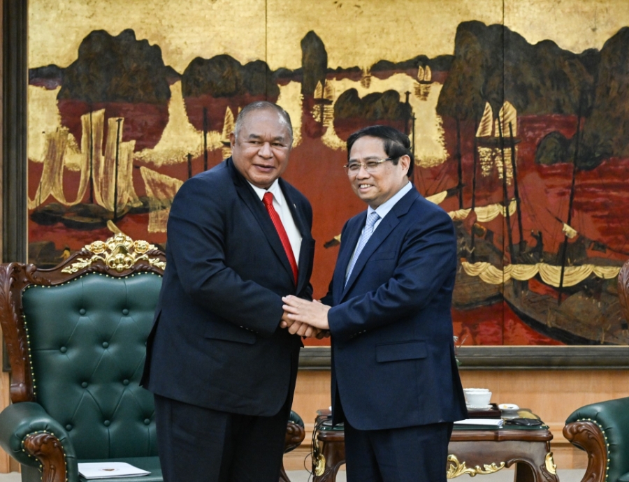 Thủ tướng Phạm Minh Chính đón Bộ trưởng Ngoại giao và Hợp tác Timor-Leste Bendito dos Santos Freitas. Ảnh: Báo Nhân Dân